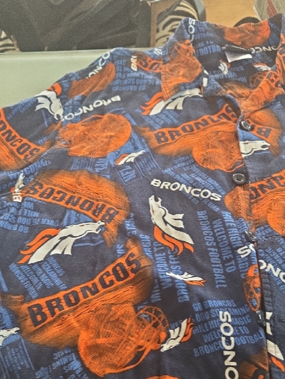 Team Apparel Denver Broncos Navy Blue and Orange Button-Down Shirt - Picture 4 of 11